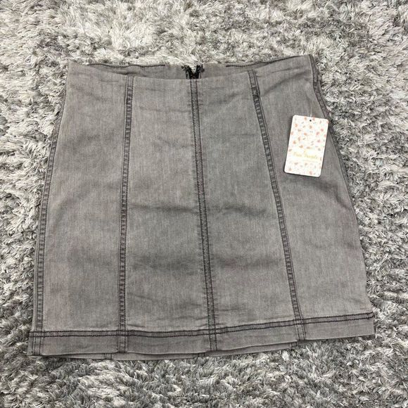 Free People Dresses & Skirts - Free People Skirt Woman 8 Gray Modern Novelty Mini Skirt Denim Preppy